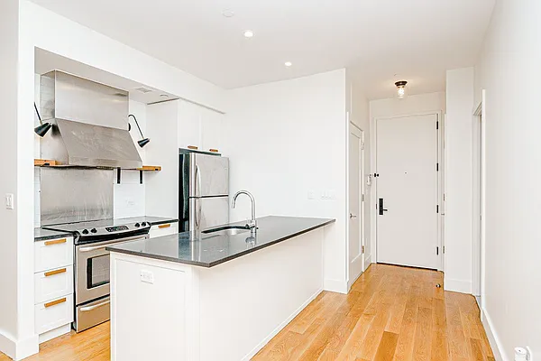 Rented by MySpaceNYC | media 26