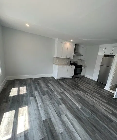 22 Lawrence Ave #5 — Photo 8