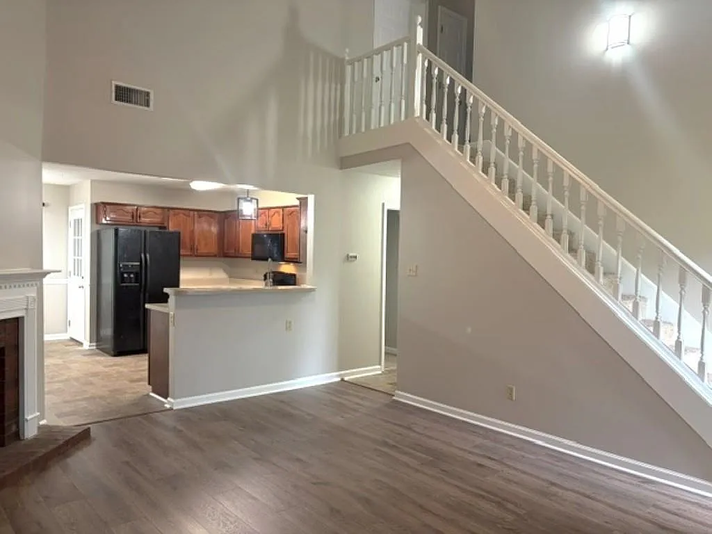 4 bed, 2.5 bath, 1642 sqft, $2,195 — Photo 4