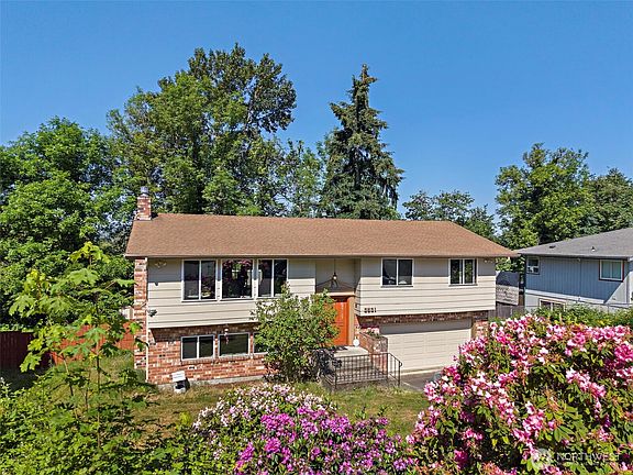 2nd image of 2521 Talbot Crest Drive S