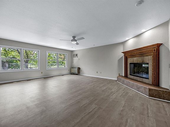 3rd image of 1205 Brookwood Dr