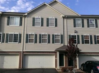 1881 Indian Hill Ln, Aurora, IL 60503