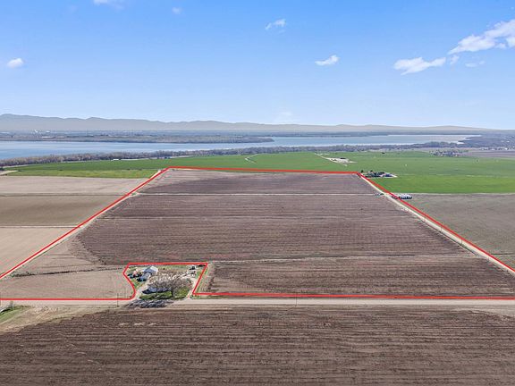 2nd image of Walker Lake Rd