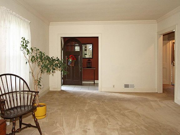 5th image of 2730 Manse Ave