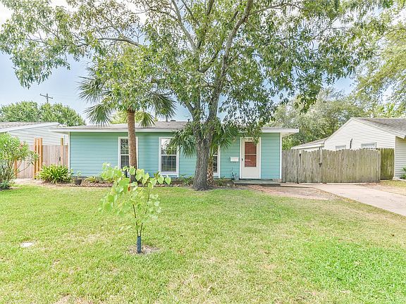 4th image of 107 Dolphin Ave