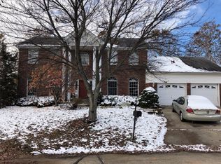 8 Schoolhouse Ct, O'Fallon, MO 63368