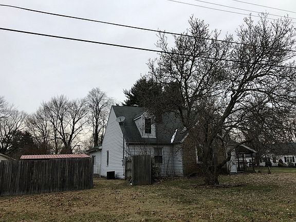 3rd image of 106 Massachusetts Ave