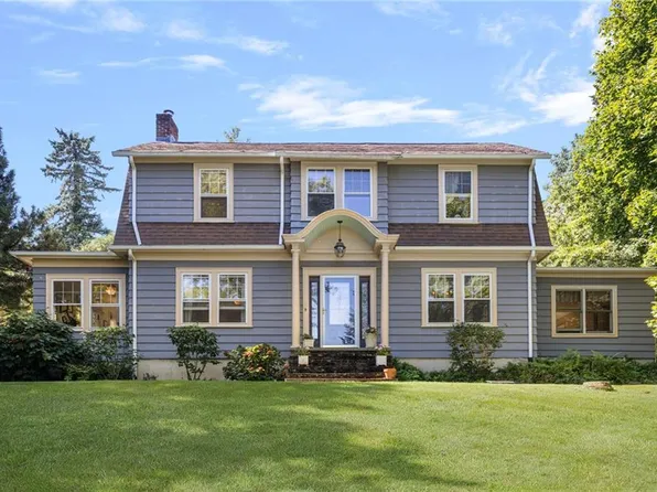29 Valentine Cir, Warwick, RI 02886