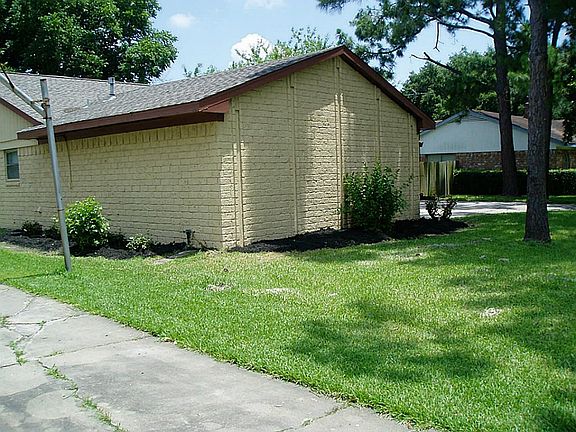 3rd image of 10219 Sagerock Dr
