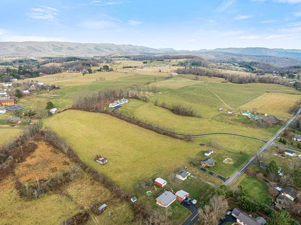 1622 Bishop Rd, Blacksburg, VA 24060