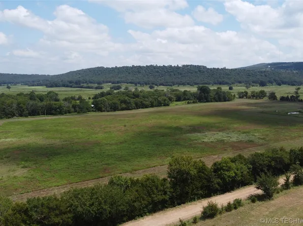 4300th Rd, Stigler, OK 74462