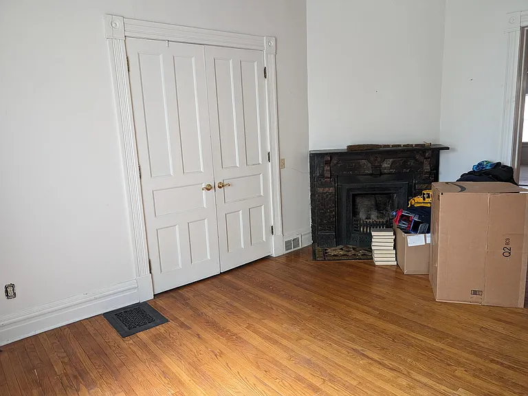 136 Harvard St #1 — Photo 4