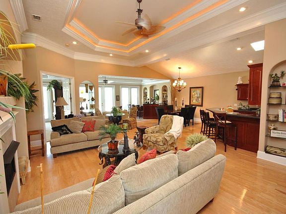 2nd image of 107 Tierra Verde Trl