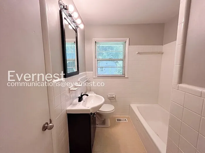 711 Elliott Dr — Photo 7