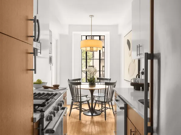 353 West 56th Street image 2 of 14