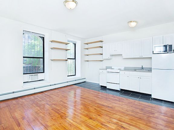 3rd image of 370 W 116th St APT 1A