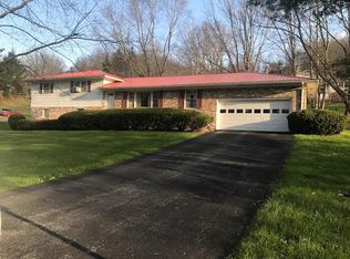 220 Winter Creek Dr, Bluefield, VA 24605