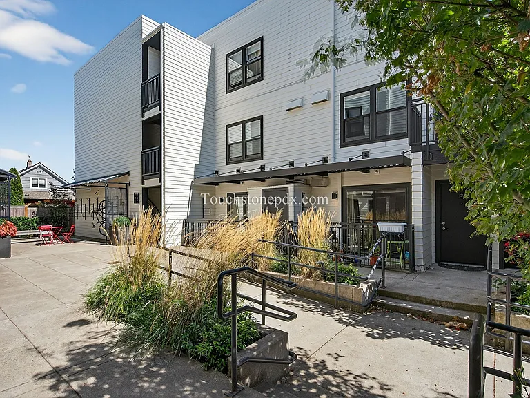 Tabor Terrace — Photo 12