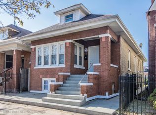 5810 S Artesian Ave, Chicago, IL 60629
