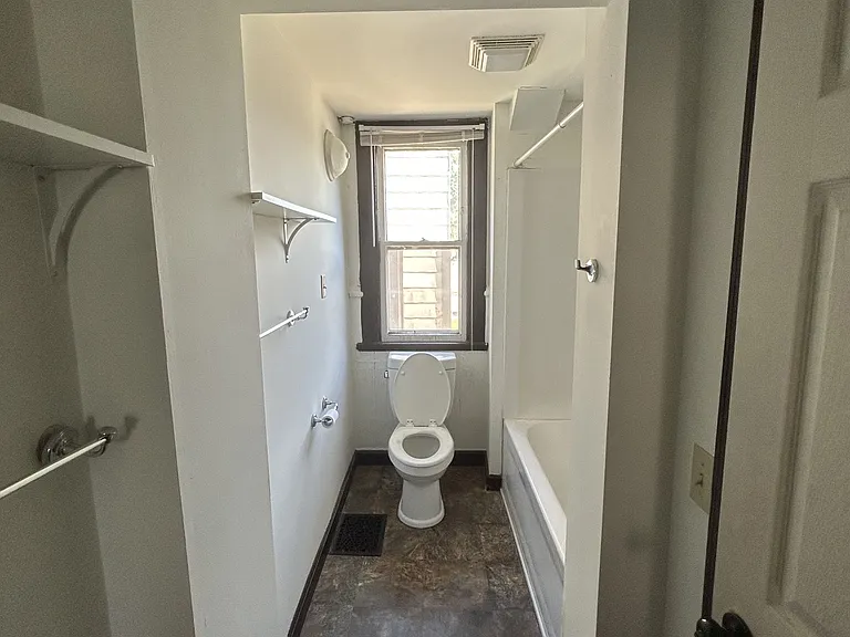 118 S Blair St #1 — Photo 12