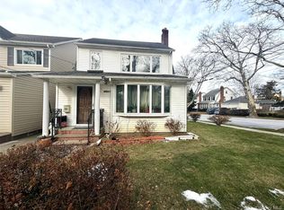 257-17 Pembroke Avenue, Great Neck, NY 11020