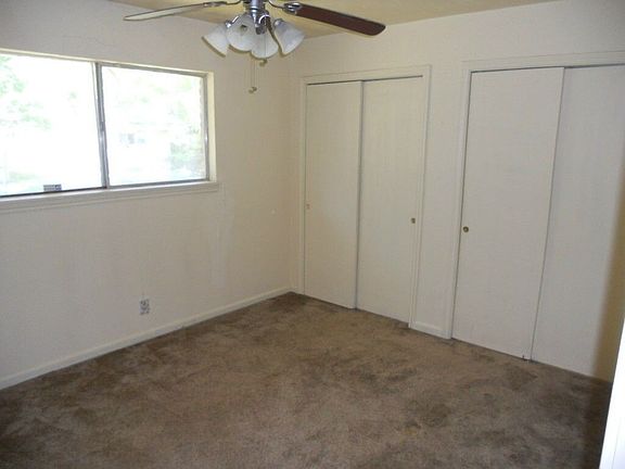 3rd image of 2217 Orchid St