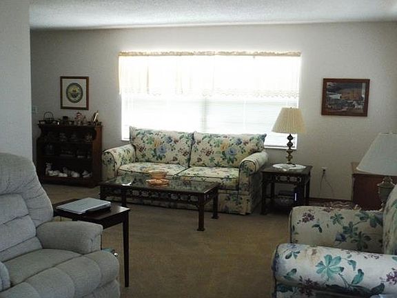5th image of 410 S Jasmine Ave