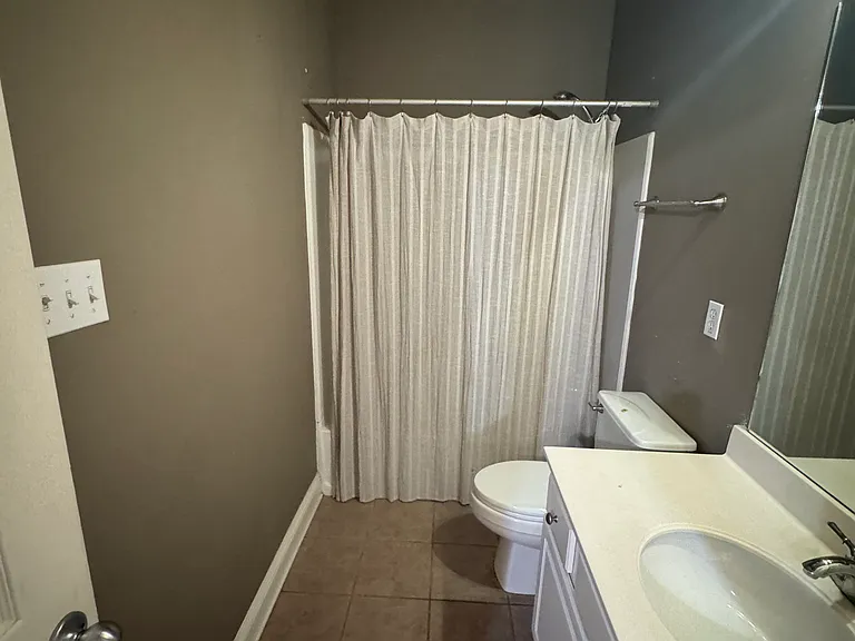 5204 Arlington Ln — Photo 5