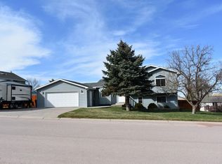 2601 Gallery View Dr, Gillette, WY 82718