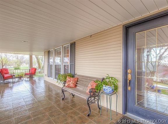 3rd image of 11962 Hickory Ln