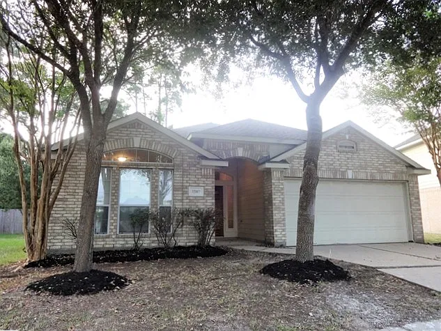 3 bed, 2.0 bath, 1849 sqft, $2,055 — Photo 1