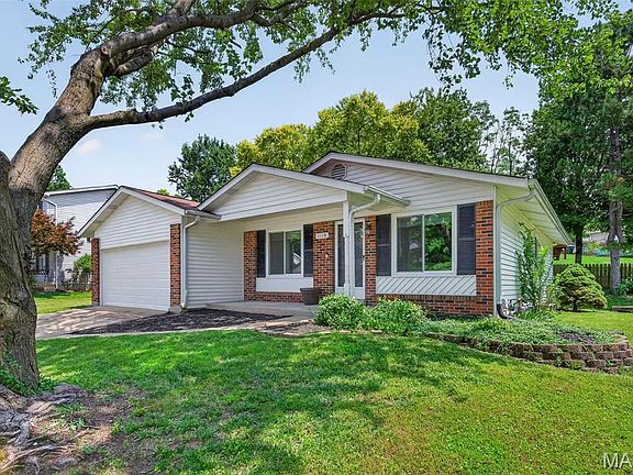 3rd image of 1118 Martin Manor Pl