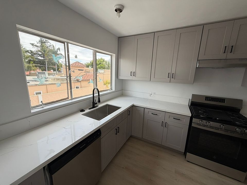 Kitchen (entrance)