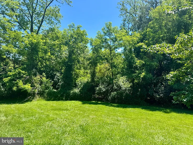 8233 Fairview Rd — Photo 39