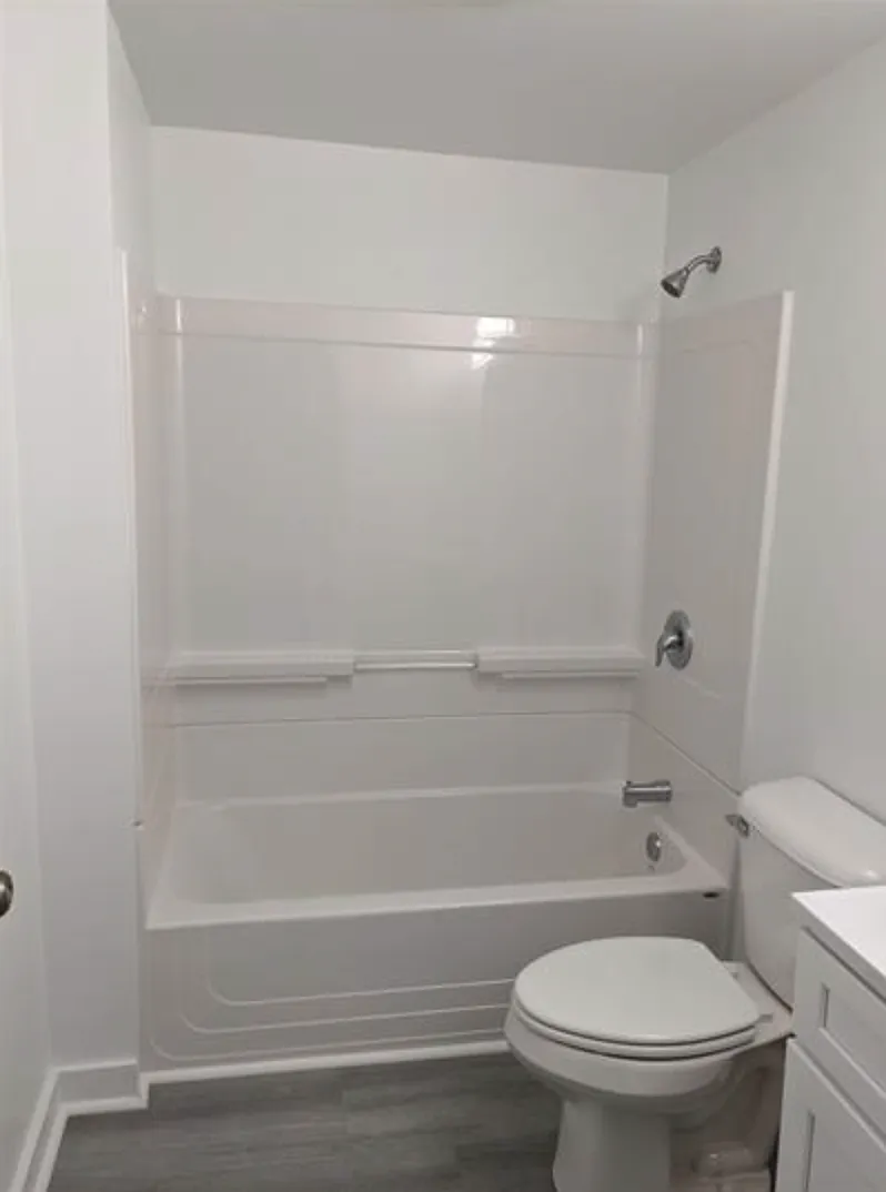 300 Lakeview Ave - 8 — Photo 3