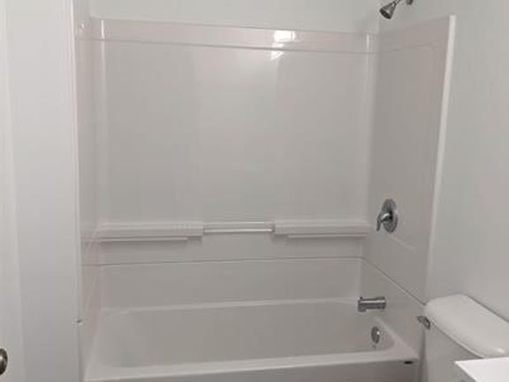 3rd image of 300 Lakeview Ave APT 8