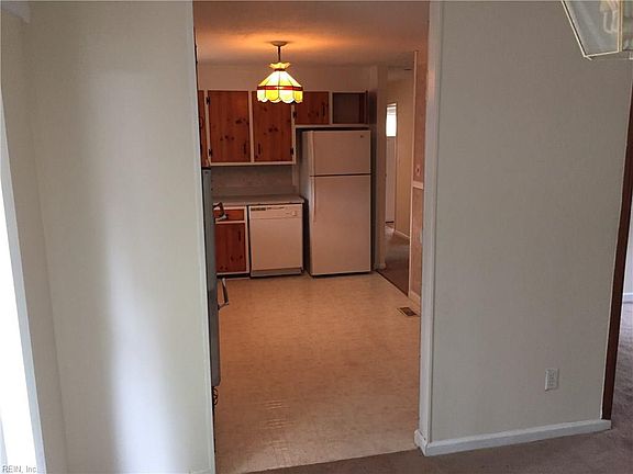 4th image of 3 Redbud Ln
