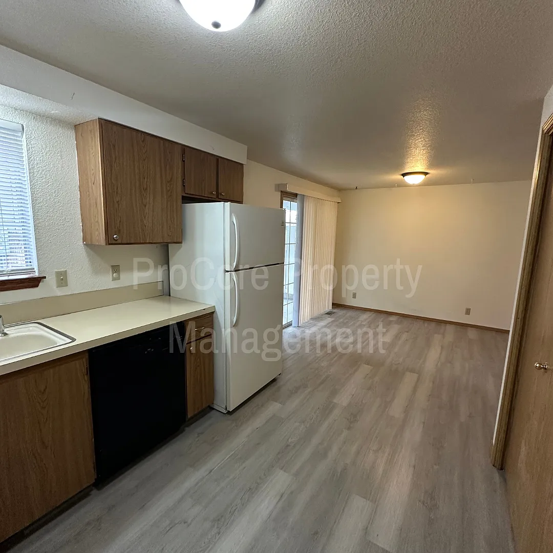 Rose Hill St. - 3704 — Photo 2