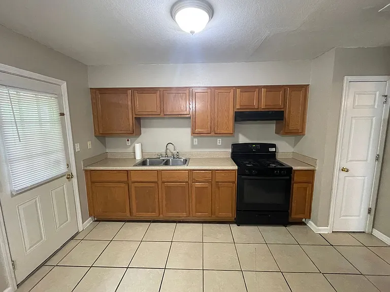 125 Cherry Ct — Photo 7