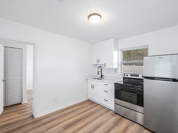 2nd image of 715 16th Ave NW #1A