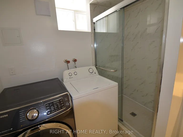 526 Poplar Ave — Photo 6