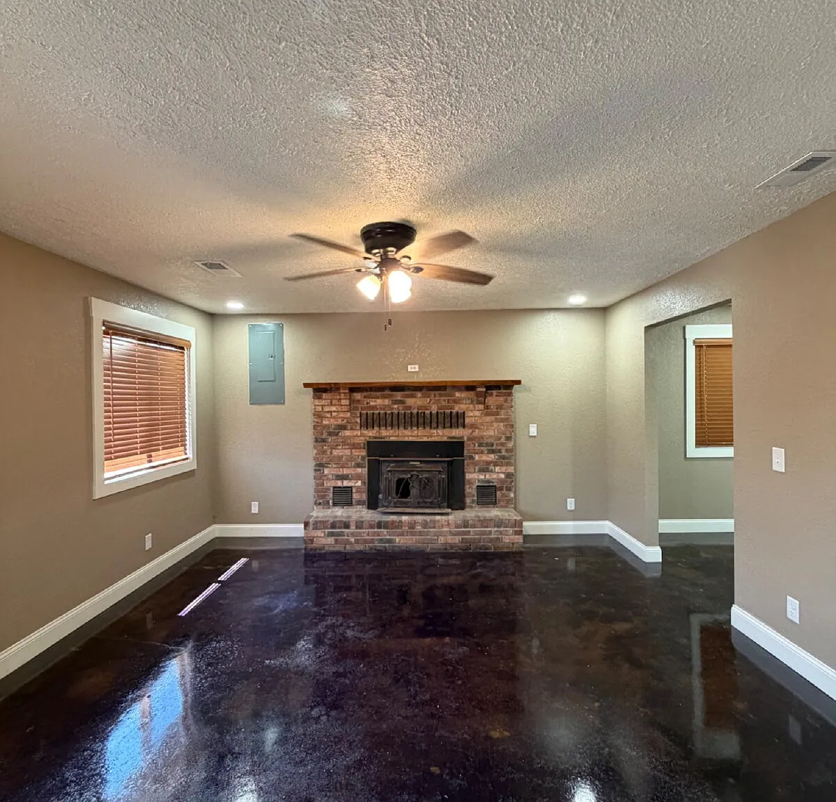 2 bed, 1.0 bath, $1,550 — Photo 3