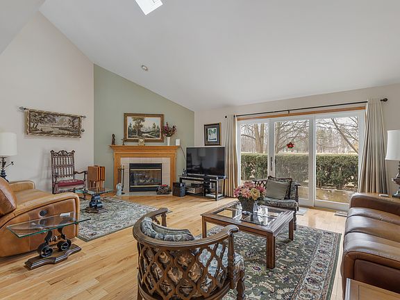 3rd image of 540 Philip Dr