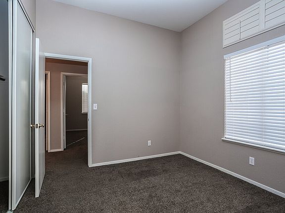 4th image of 265 Prairie Rose St
