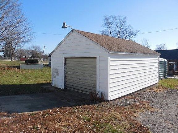 4th image of 434 E Bogardus St