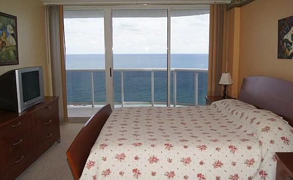 5th image of 16711 Collins Ave APT 2601