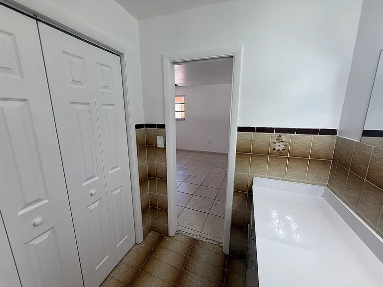4710 SW 3rd St — Photo 13