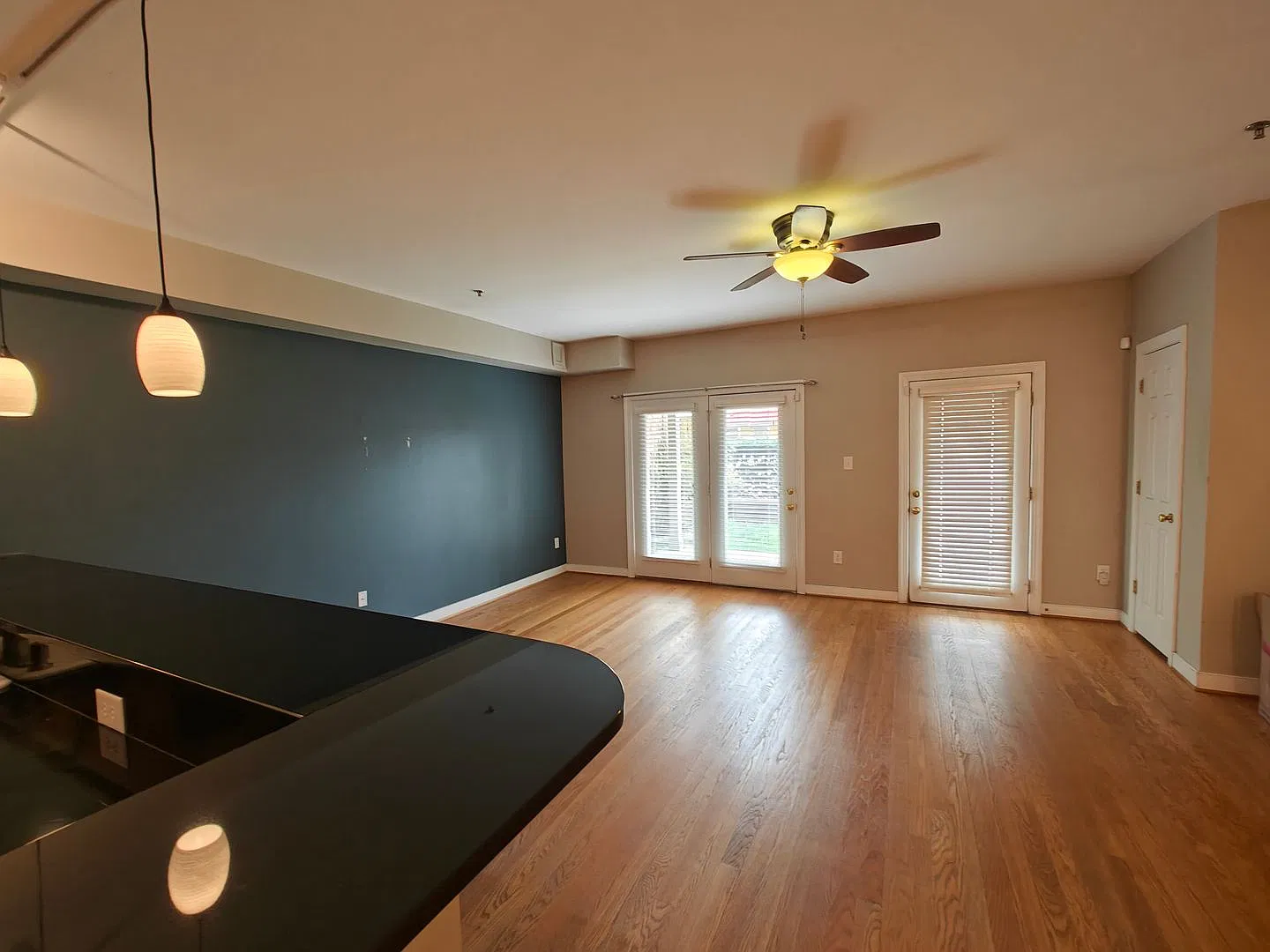 Large 2 bedroom one level condo on first floor — Photo 4