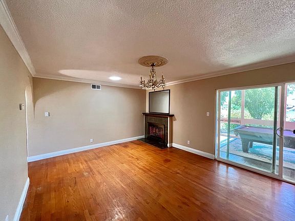 3rd image of 7462 Candlewood Way