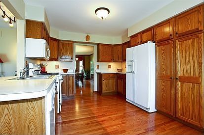 2nd image of 207 Andrew Ln